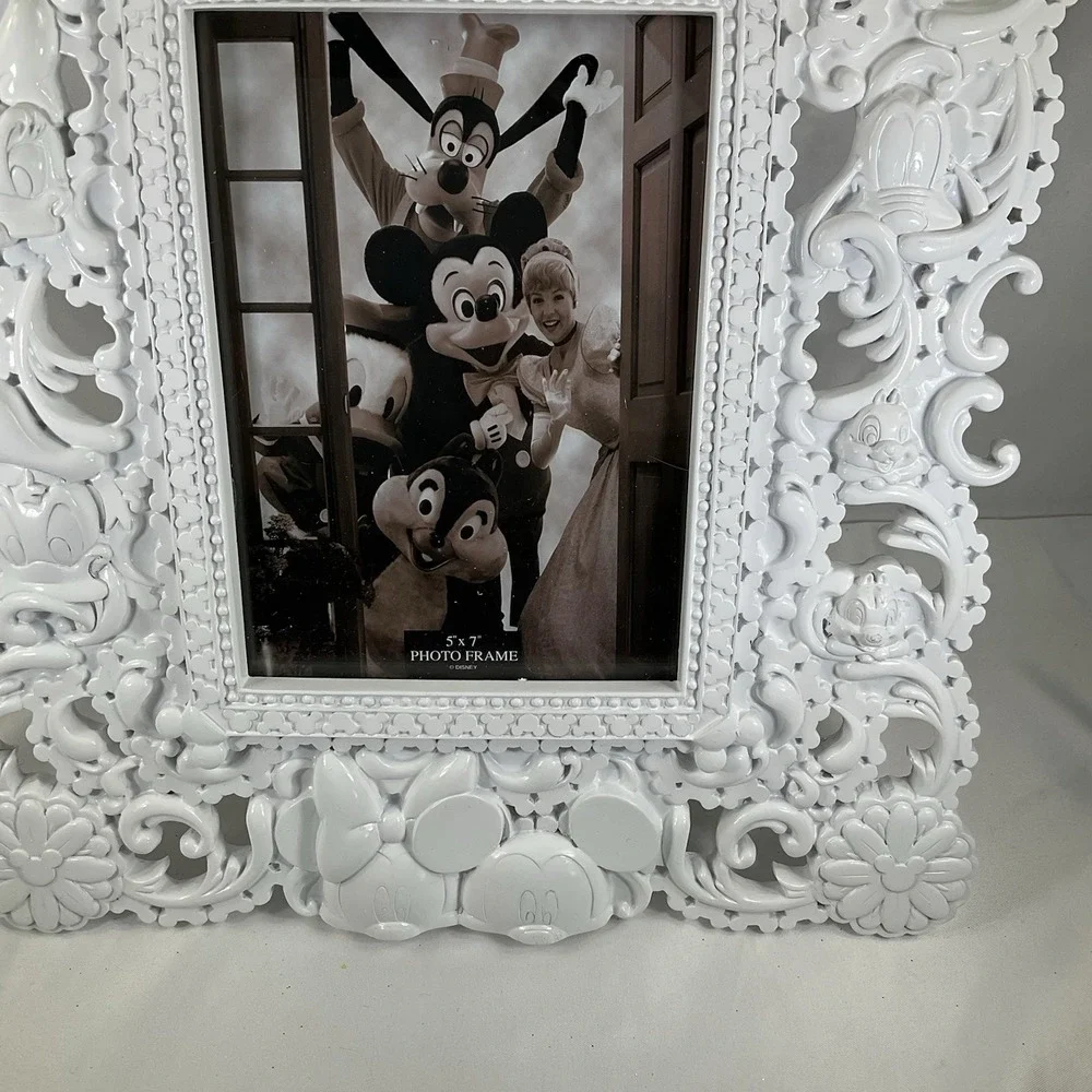 Disney Parks Mickey & Friends Sculptured Large White Photo Frame 5x7